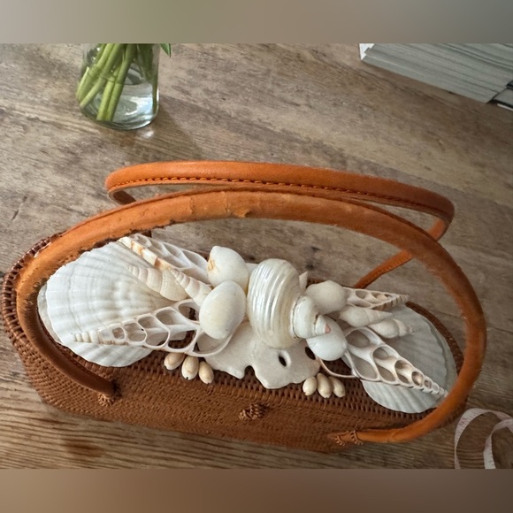 Vintage Woven Indonesian Top Handle Bag With Shells from Two Cranes Inc. - Picture 10 of 12